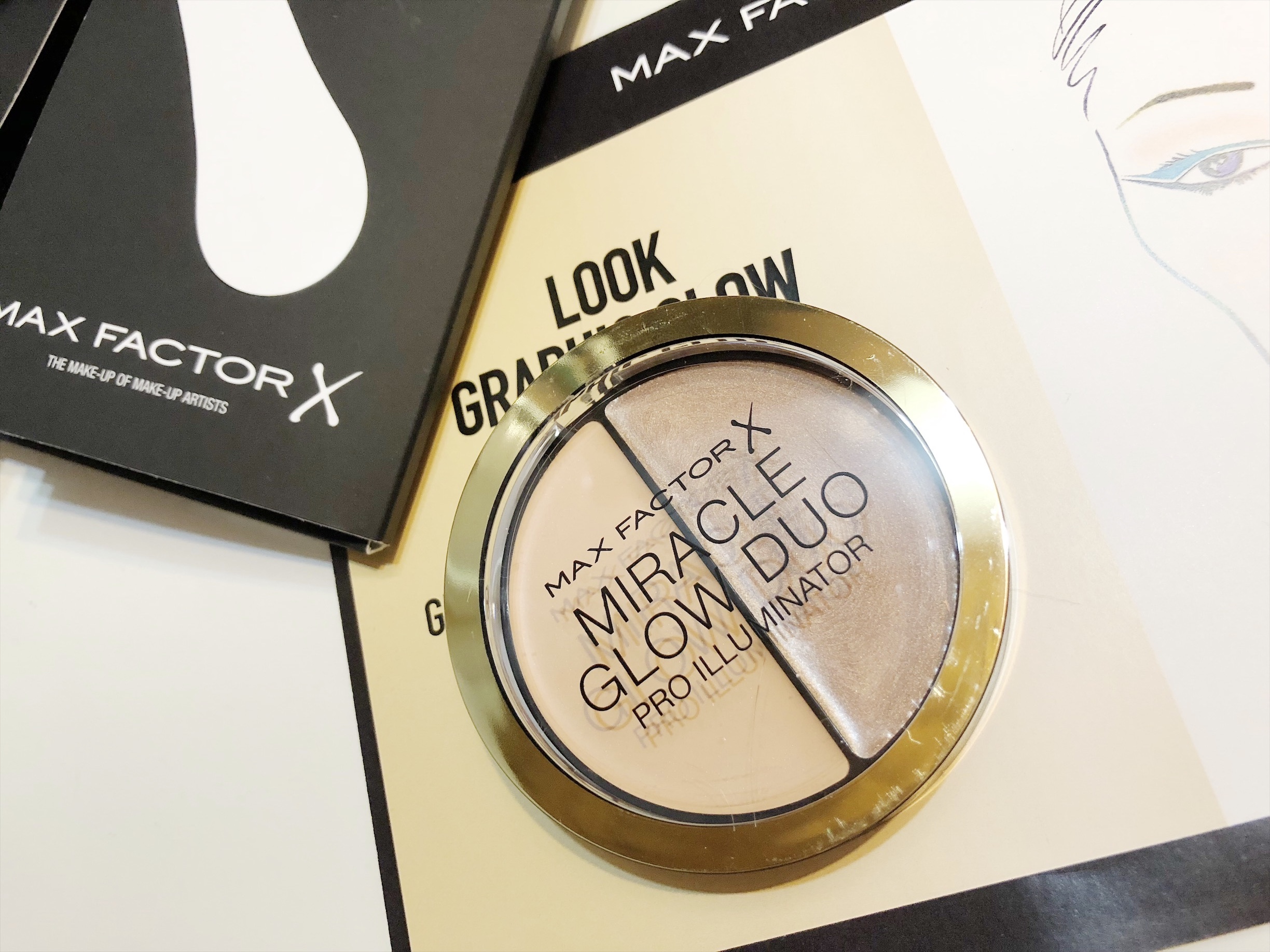 Look Graphic Glow by Rajan Tolomei, make-up esclusivo di Max FactorX