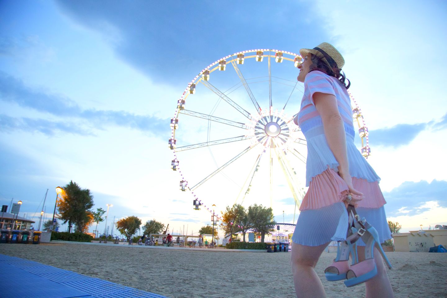 Pink and White dress: come essere glamour anche in estate