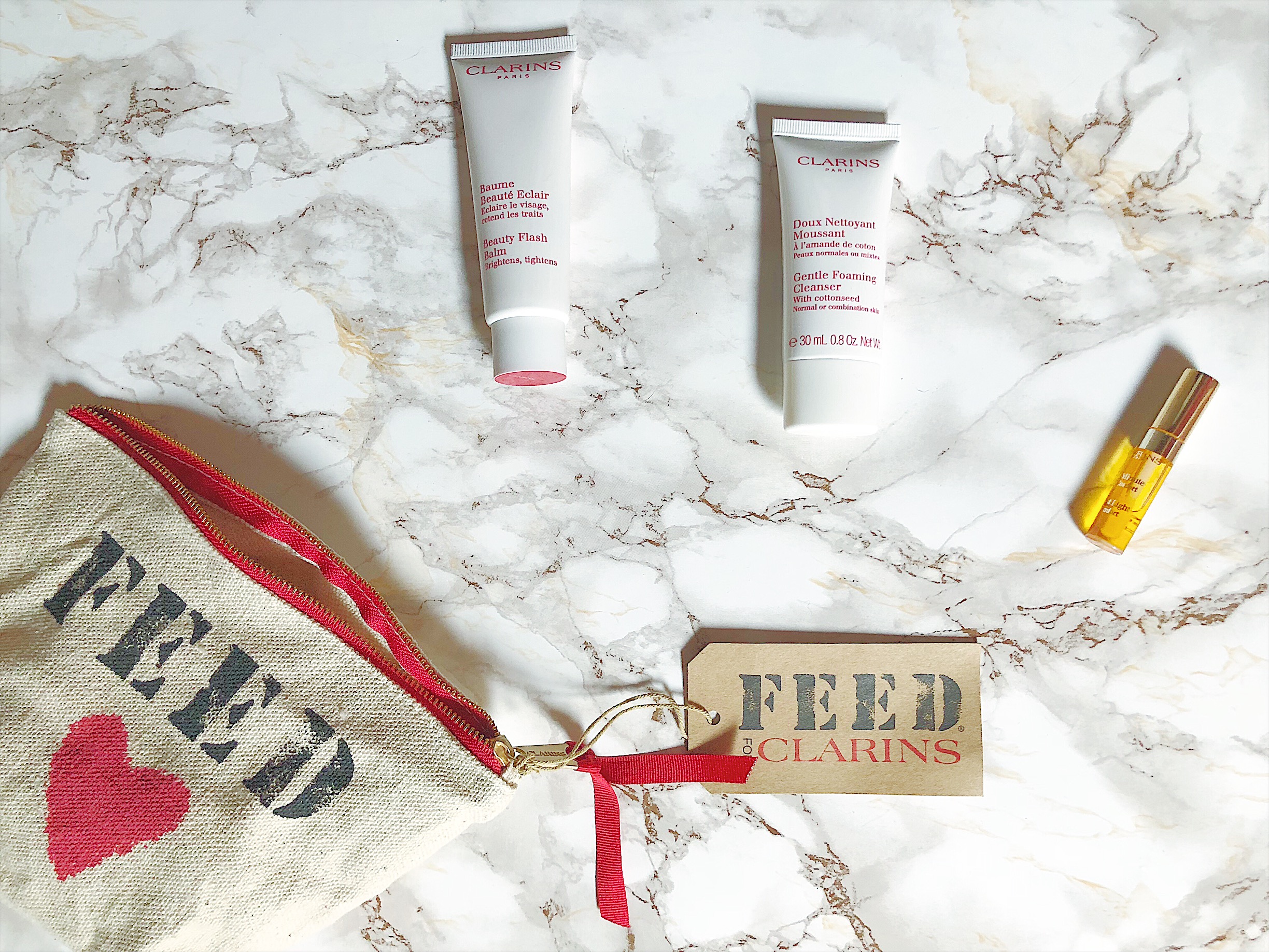 Clarins FEED Belle et èclatante: la trousse che nasce dal cuore!