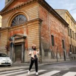 Faux Fur Bomber: come abbinare questa giacca per uno stile easy chic