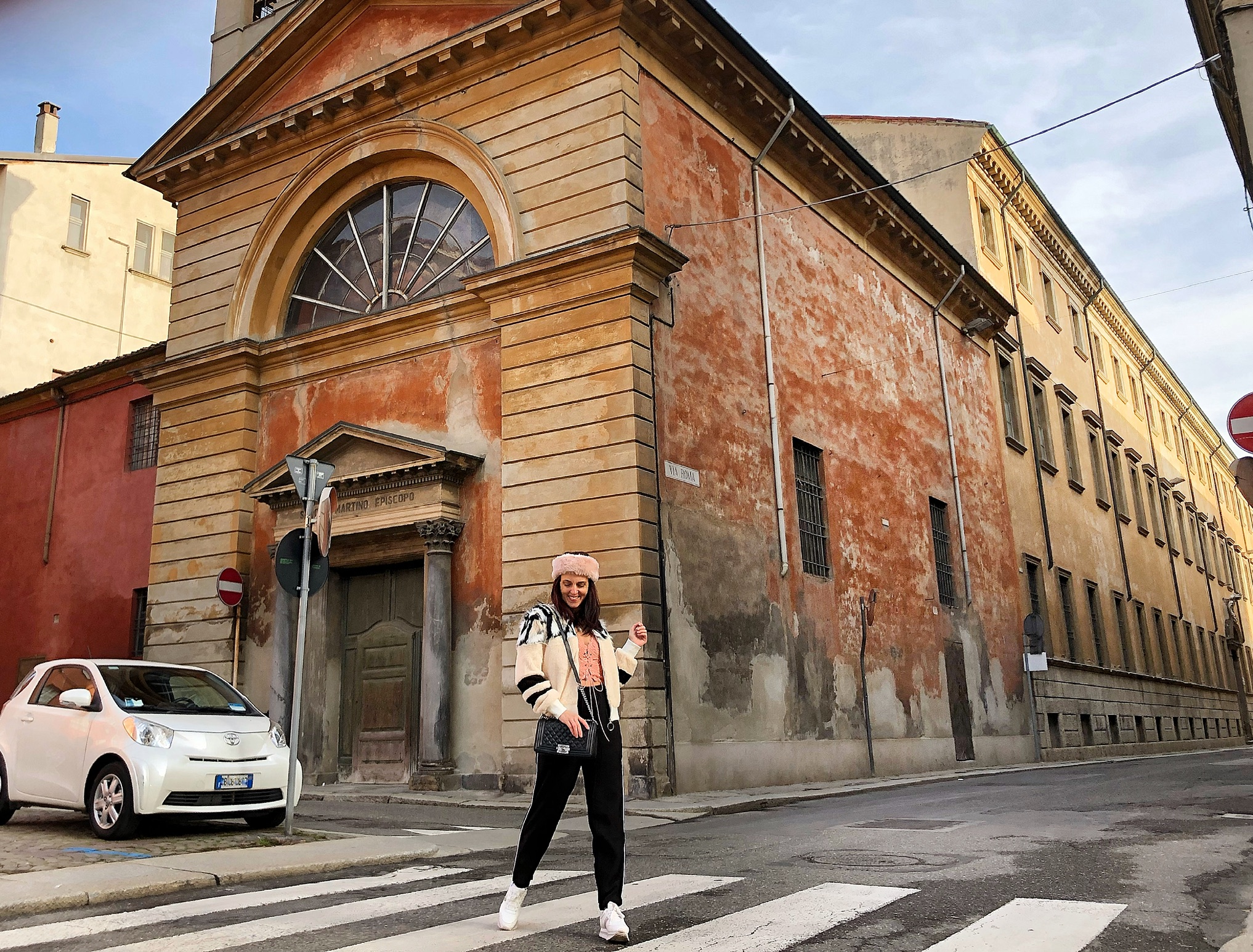 Faux Fur Bomber: come abbinare questa giacca per uno stile easy chic