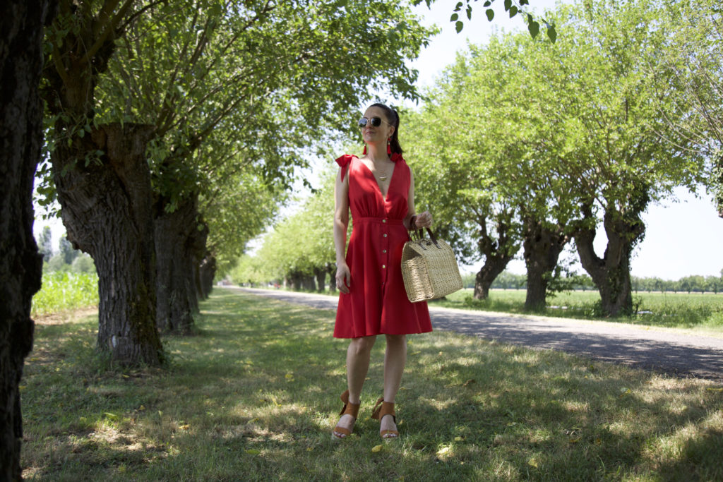 Outfit glamour per l'estate: capi che non possono mancare nel guardaroba