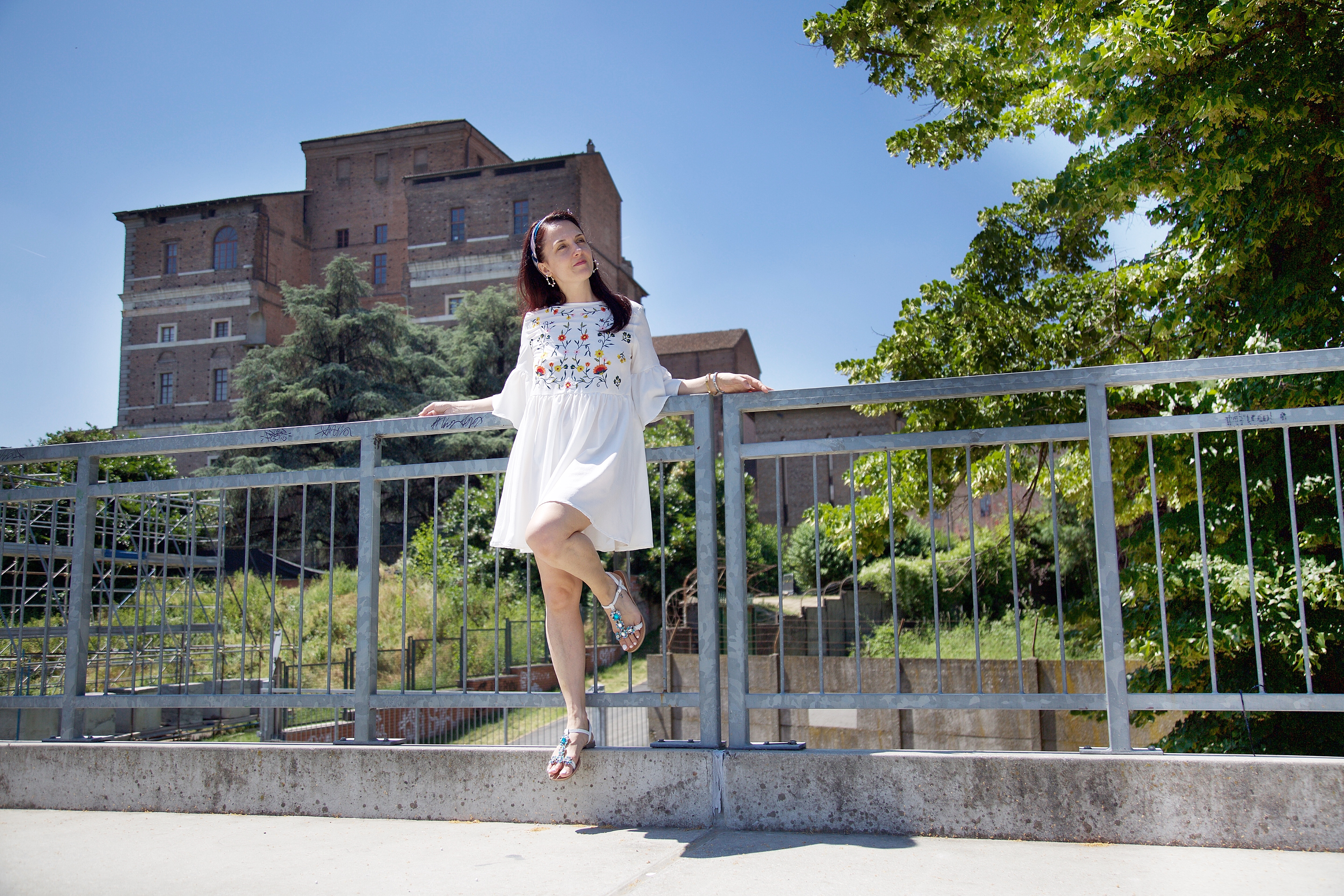 Outfit glamour per l’estate: capi che non possono mancare nel guardaroba
