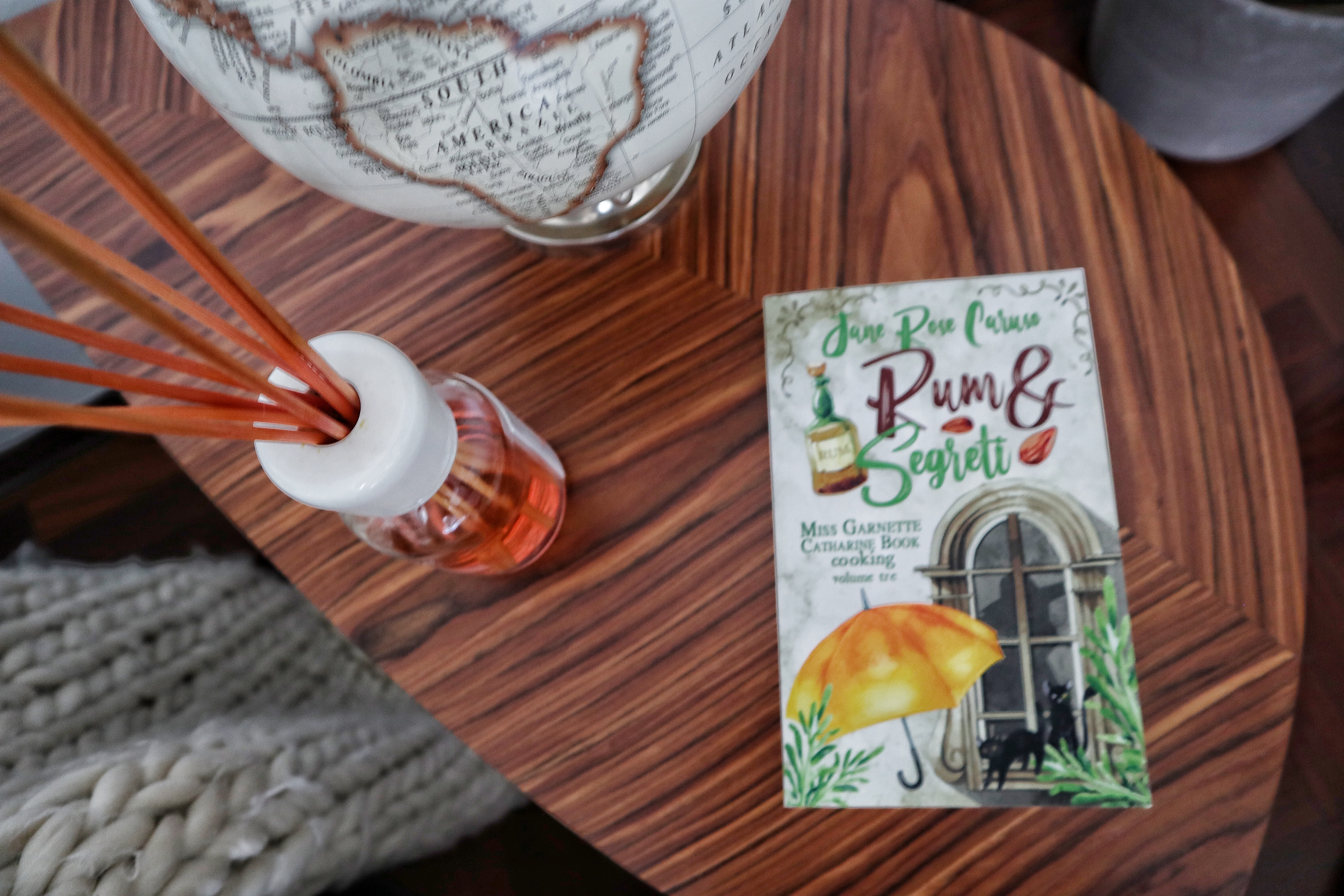 Rum & Segreti di Jane Rose Caruso: tornano le avventure di Miss Book