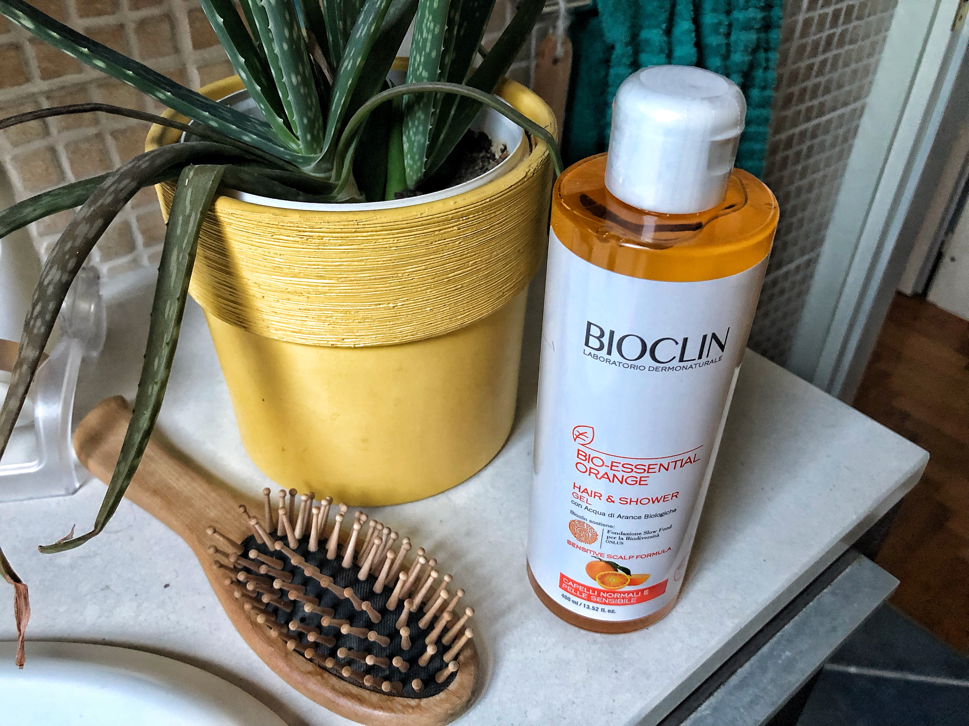 Bio Essential Orange: hair & Shower Gel con acqua di arance biologiche