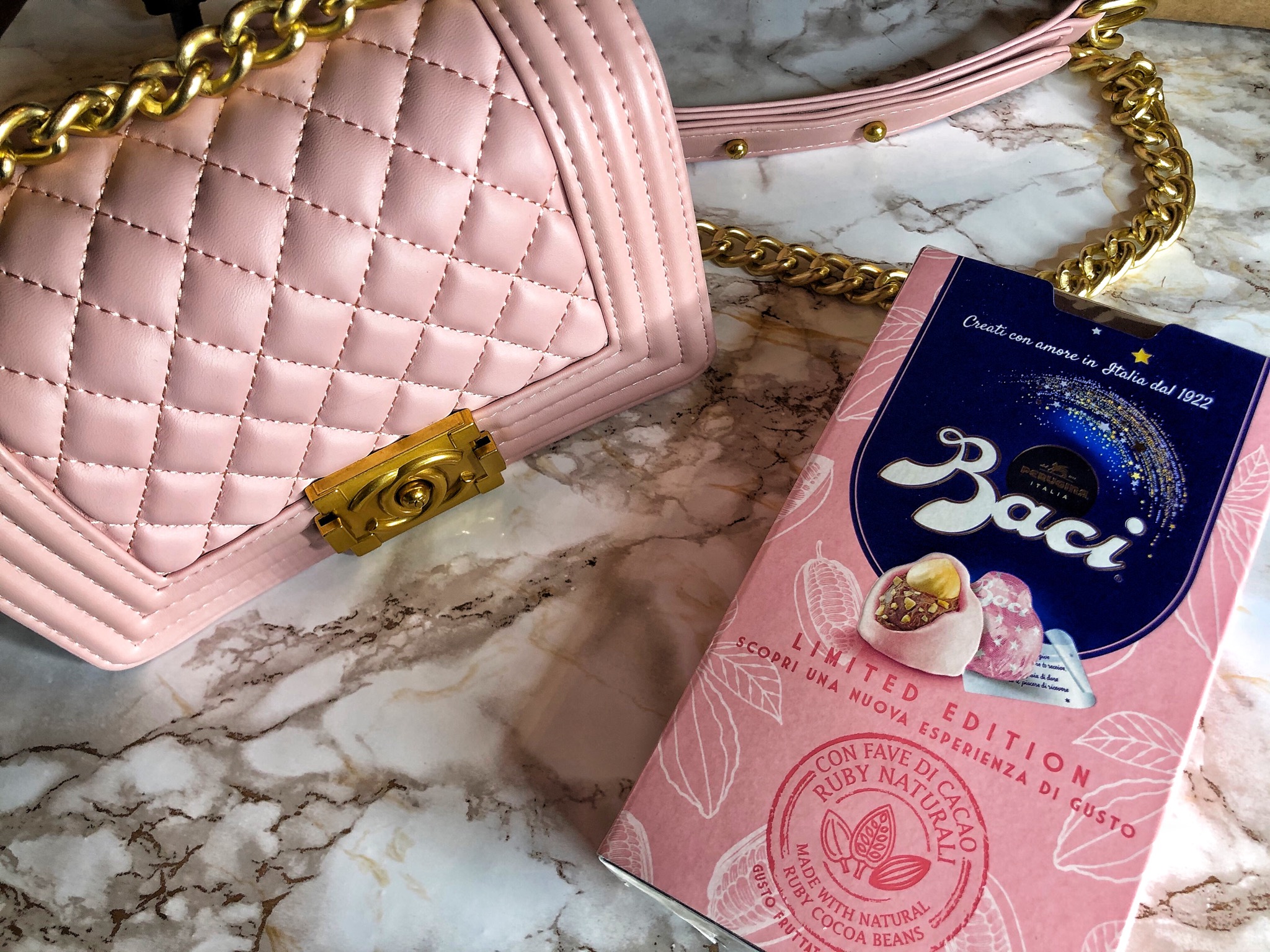 Bacio Perugina Rosa: il pink mood è di moda anche con il noto cioccolatino