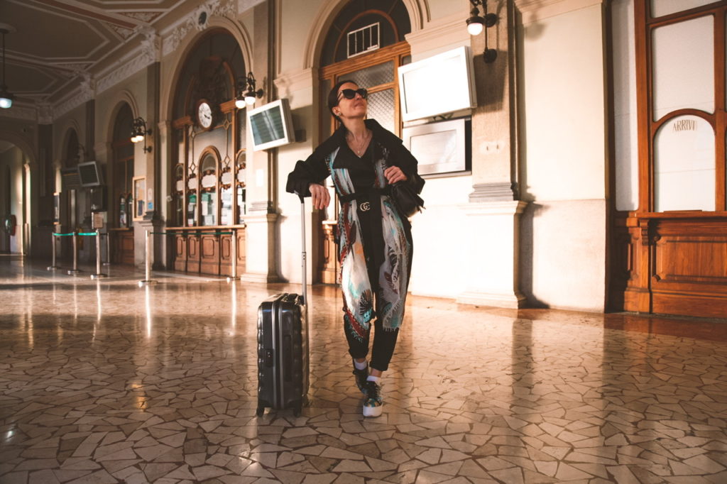 Come vestirsi per viaggiare in treno (outfit sporty chic invernale), Margaret Dallospedale