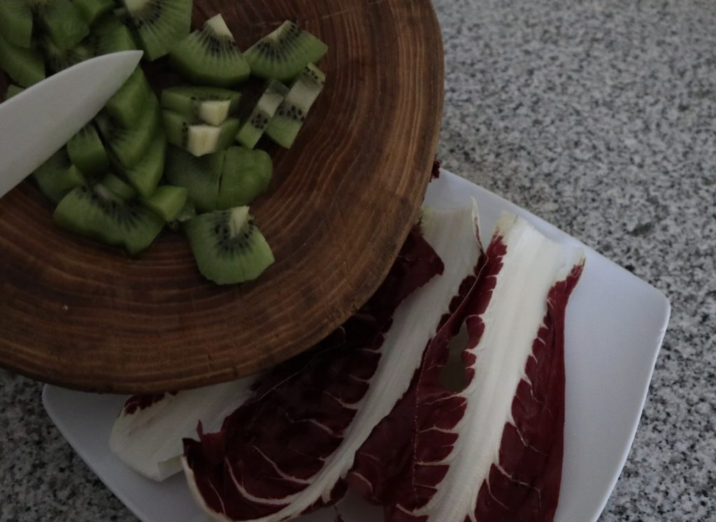Quali sono i benefici dei kiwi e quanti mangiarne al giorno