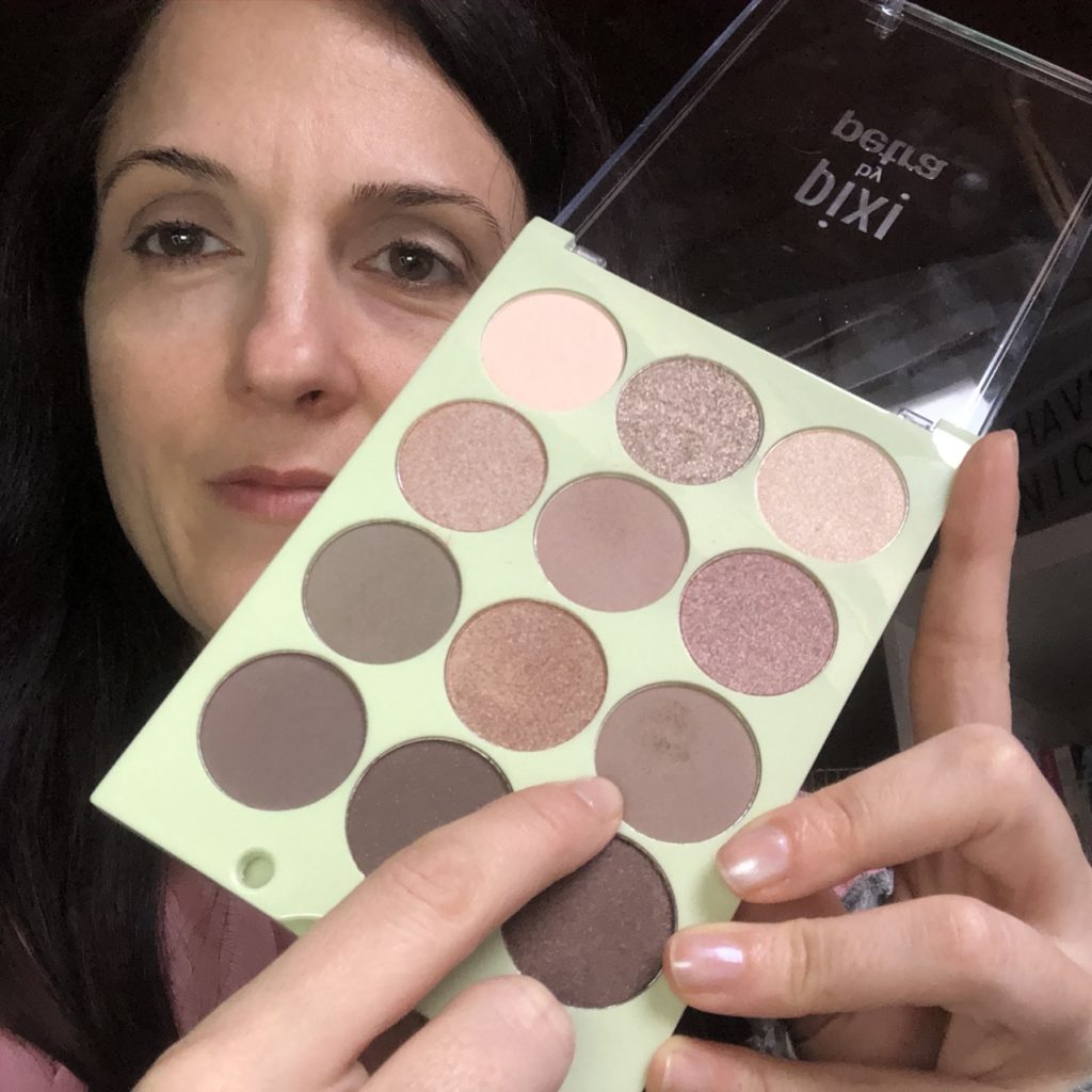 Come realizzare un trucco luminoso e naturale in pochi minuti
