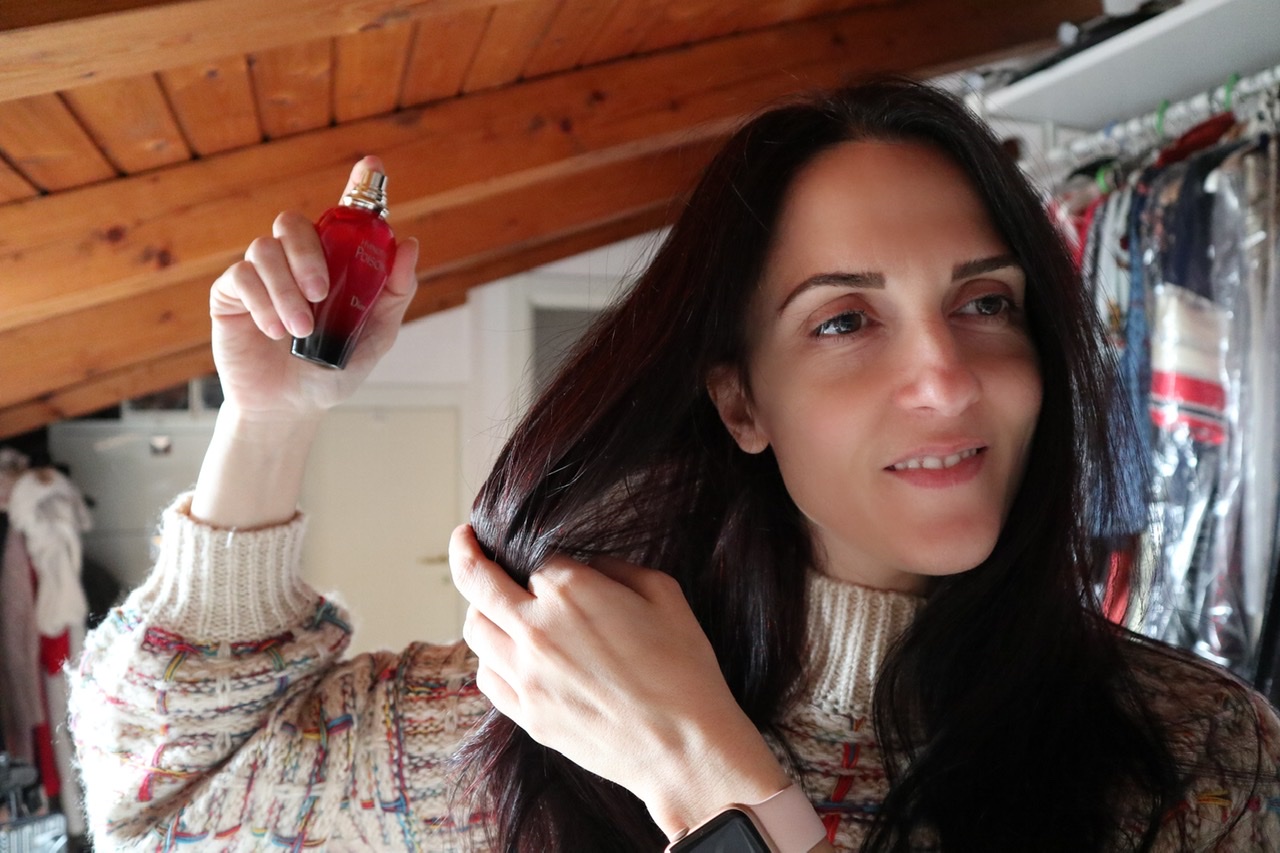 Come applicare il profumo capelli e quale scegliere (Hair mist)