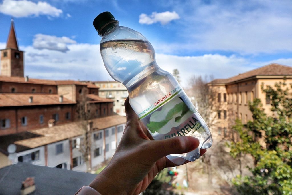 Bottiglia Chiarella 100% riciclabile (l'acqua che piace alla natura)