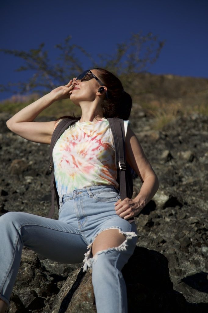 Outfit ideale per una passeggiata sui monti: ecco uno stile easy cool!