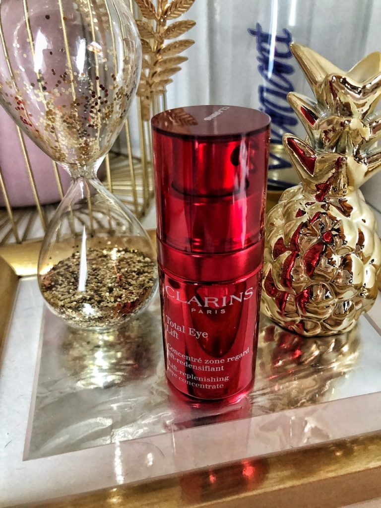 Total Eye Lift: Trattamento contorno occhi effetto lifting di Clarins