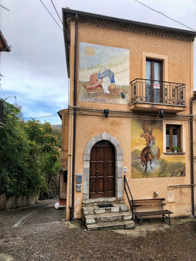 Satriano di Lucania: scopriamo il borgo più dipinto d’Italia