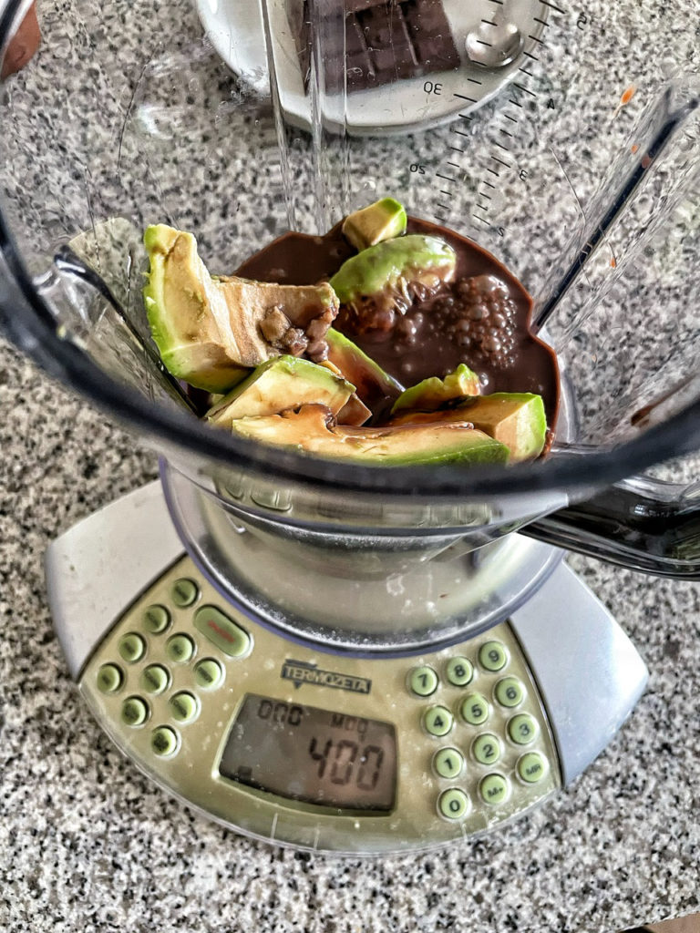 Gelato con avocado e Latte condensato con cacao (ricetta Lucake)