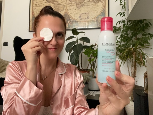 Come rimuovere correttamente il trucco degli occhi