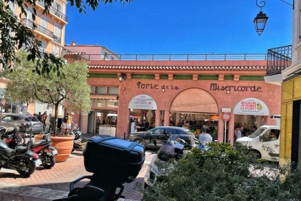 Marché Forville di Cannes: alla scoperta del cibo locale