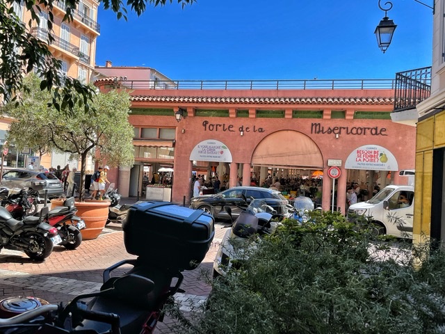 Marché Forville di Cannes: alla scoperta del cibo locale