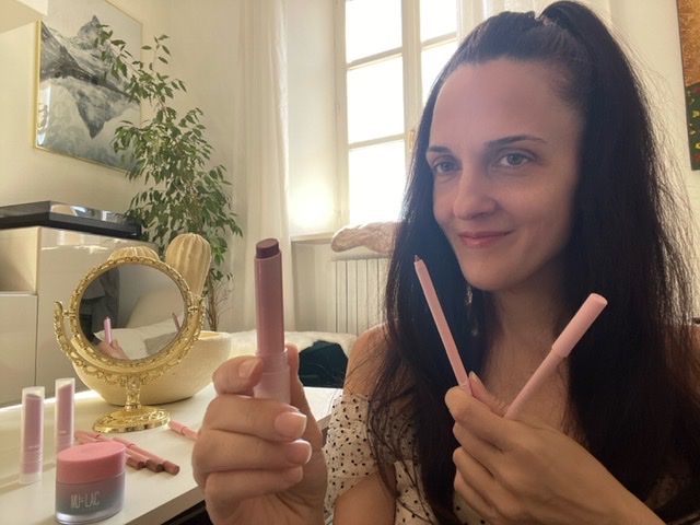 Labbra perfette? Ecco come prendersene cura e truccarle in base all’età