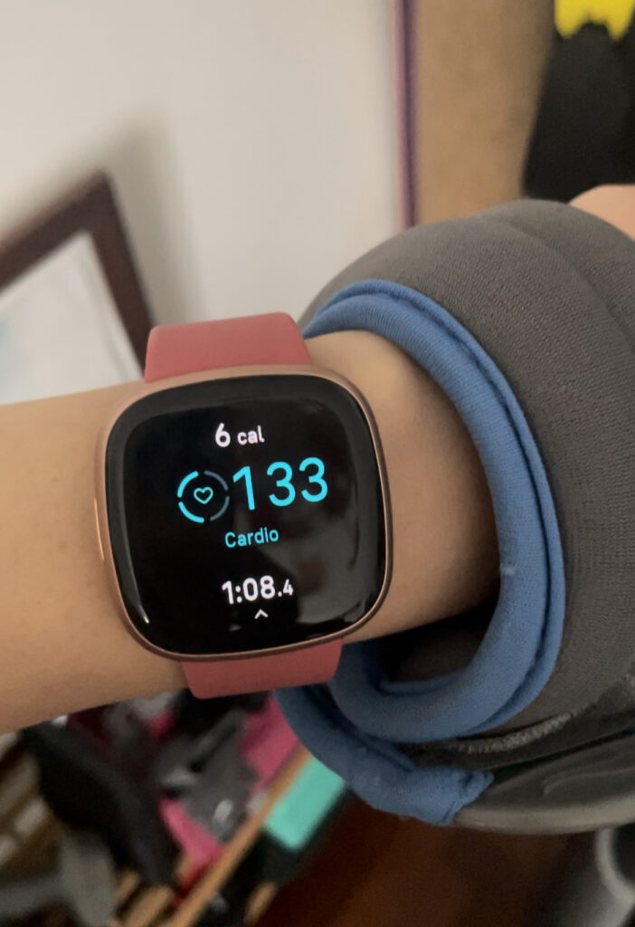 Versa 4: perché scegliere uno smartwatch Fitbit