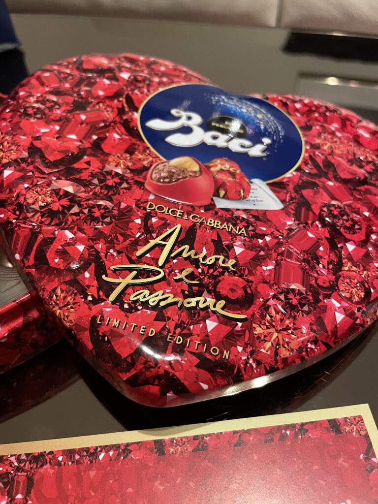 Regali dolci a San Valentino? La limited edition Dolce&Gabbana di Baci Perugina