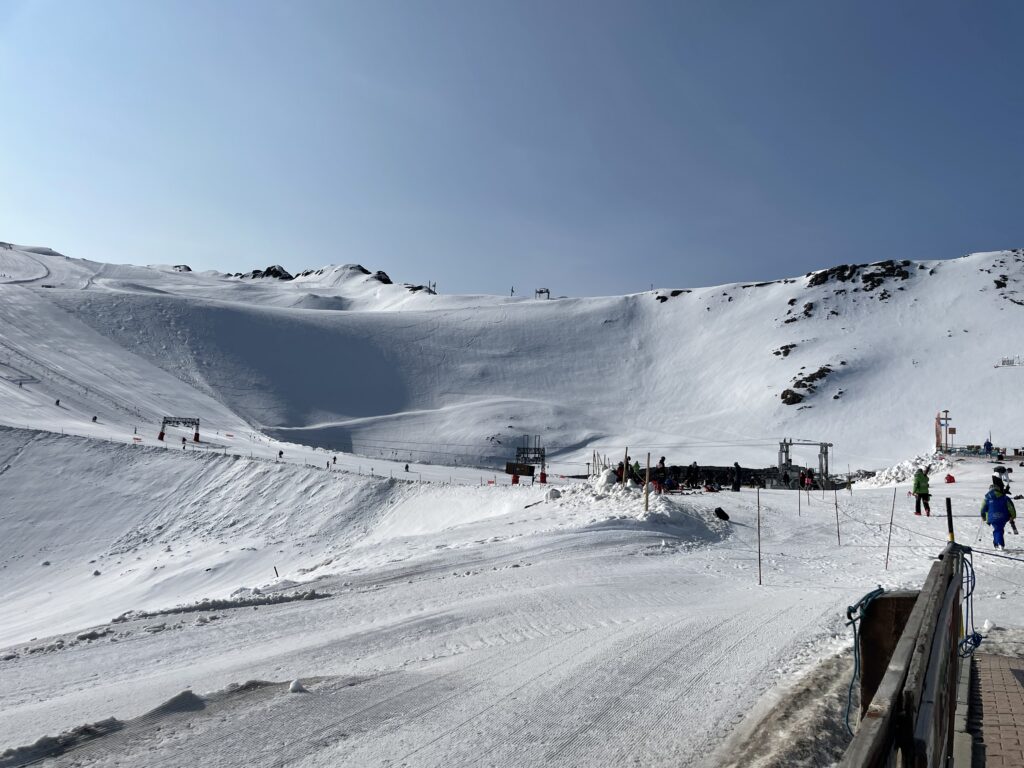 Sciare in estate sul ghiacciaio de Les 2 Alpes: un'avventura mozzafiato