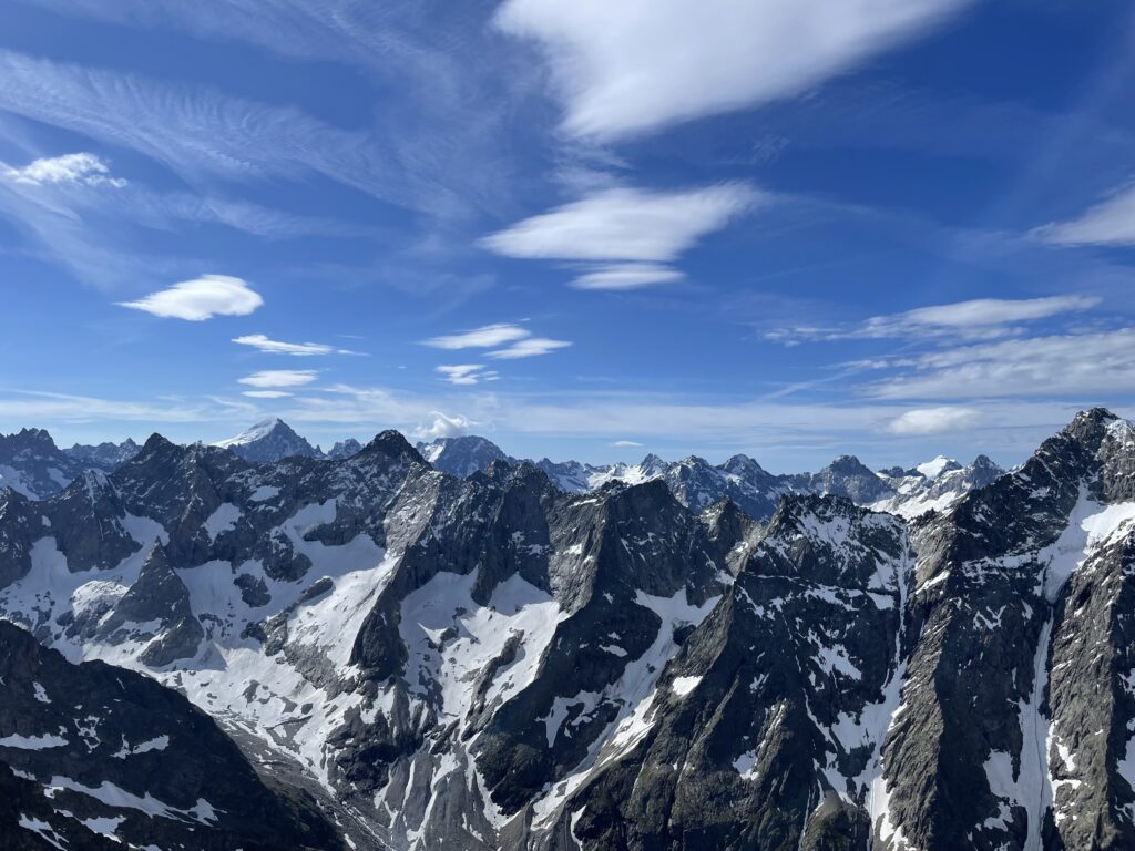 Sciare in estate sul ghiacciaio de Les 2 Alpes: un'avventura mozzafiato