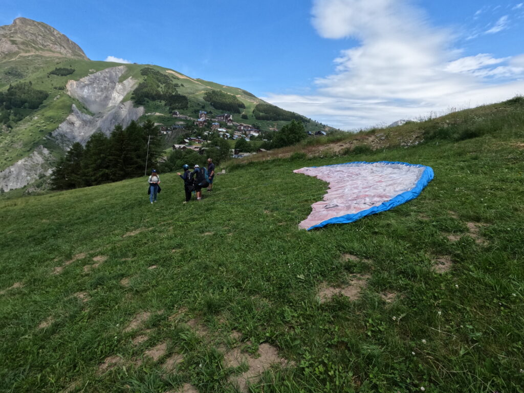 Parapendio a Les 2 Alpes: vola tra le vette delle Alpi e scopri un'esperienza indimenticabile