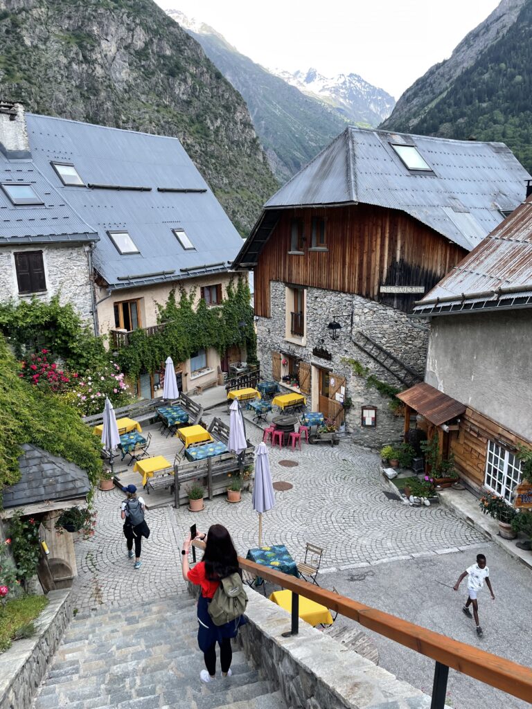 Venosc, un incantevole borgo alpino nascosto ai piedi di Les 2 Alpes