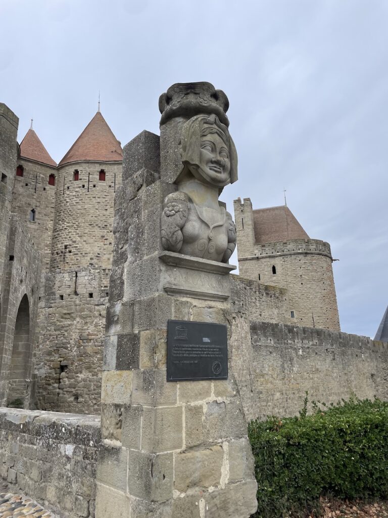La leggenda di Dame Carcas: il mito dietro il nome di Carcassonne