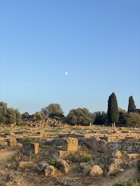 Esplorando la Valle dei Templi, un viaggio nel cuore della storia greca in Sicilia