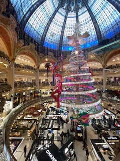 Natale a Parigi: magia e bellezza alla Galeries Lafayette