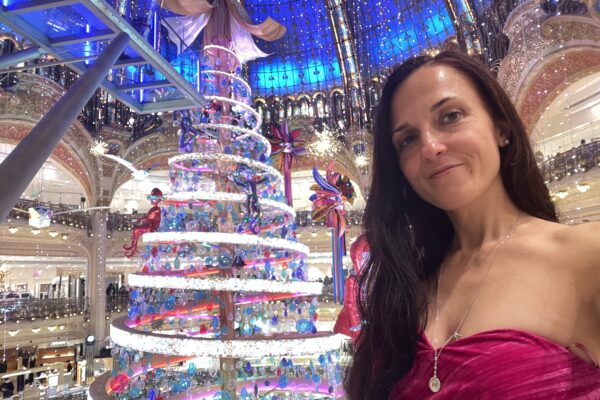 Natale a Parigi: magia e bellezza alla Galeries Lafayette