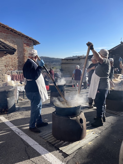 Carnevale di Vho 2024: esperienza ricca di storia, arte e delizie culinarie