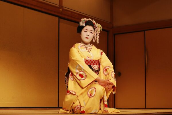 Proteggiamo le Geishe: turisti "Paparazzi" vietati a Gion, Kyoto