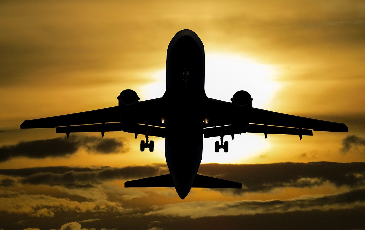 Come si cercano i voli più economici? 5 strategie per viaggiare low cost