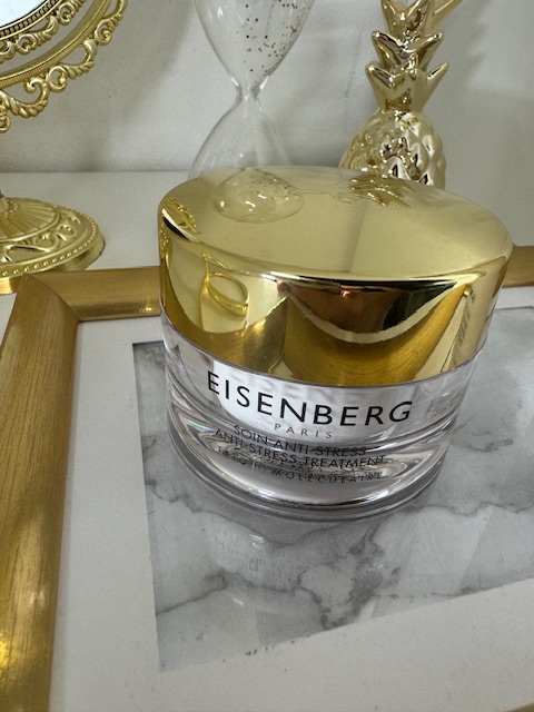 Come difendere la pelle da luce blu e raggi UV con La Protection Idéale SPF 30 di Eisenberg