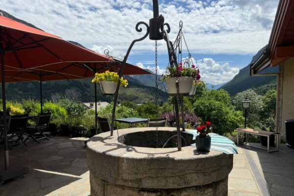 Mimi Resto "Autour du Four": Un gioiello gastronomico ai piedi delle Ecrins