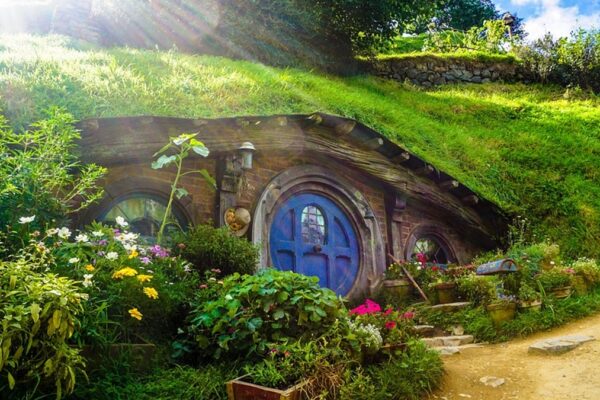 Dormi nella casa Hobbit! Scopri Woodlyn Park in Nuova Zelanda