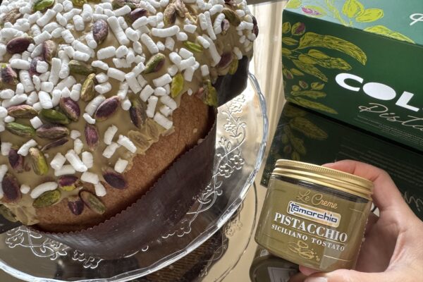 Colomba Pasqua al Pistacchio Tomarchio: l'eccellenza siciliana da gustare