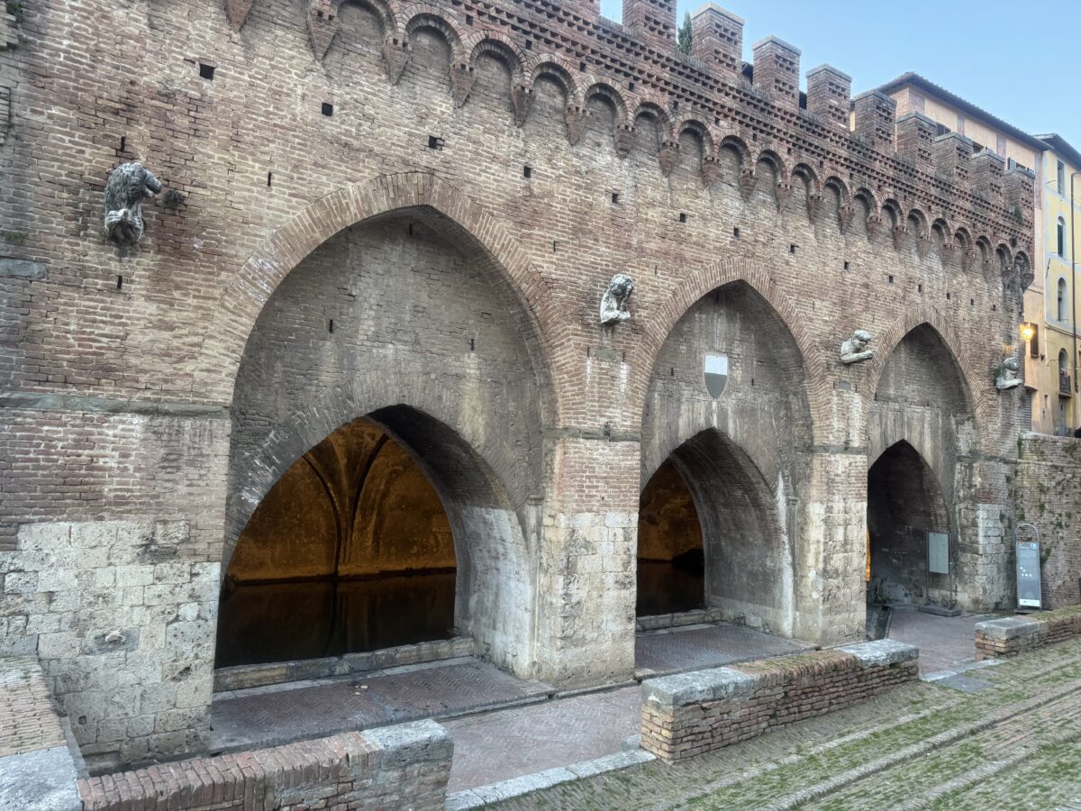 Fontane Battesimali di Siena: un tesoro nascosto tra storia, arte e tradizione
