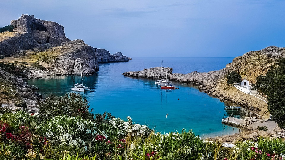 Cosa mettere in valigia per Rodi: guida pratica per una vacanza perfetta