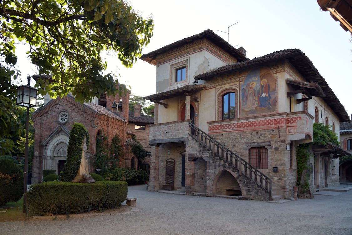 Leggenda di Aloisa di Grazzano Visconti: fantasma che porta amore e profumo