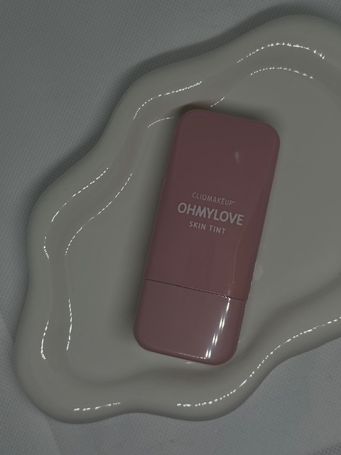 Cliomakeup sbarca da Douglas: la sua linea make-up e skincare ora alla portata di tutti!