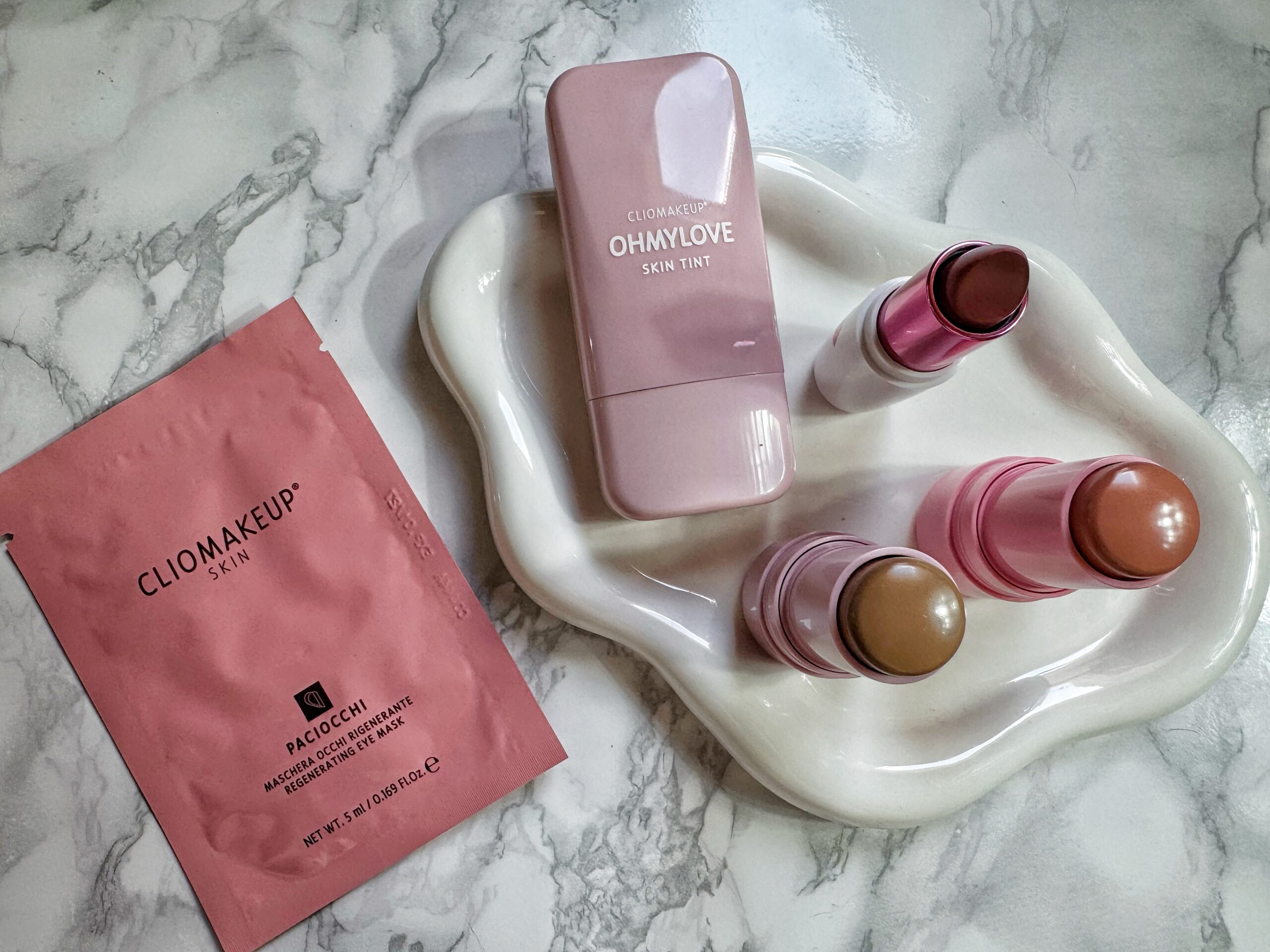 Beauty travel kit: cosa portare in valigia a giugno
