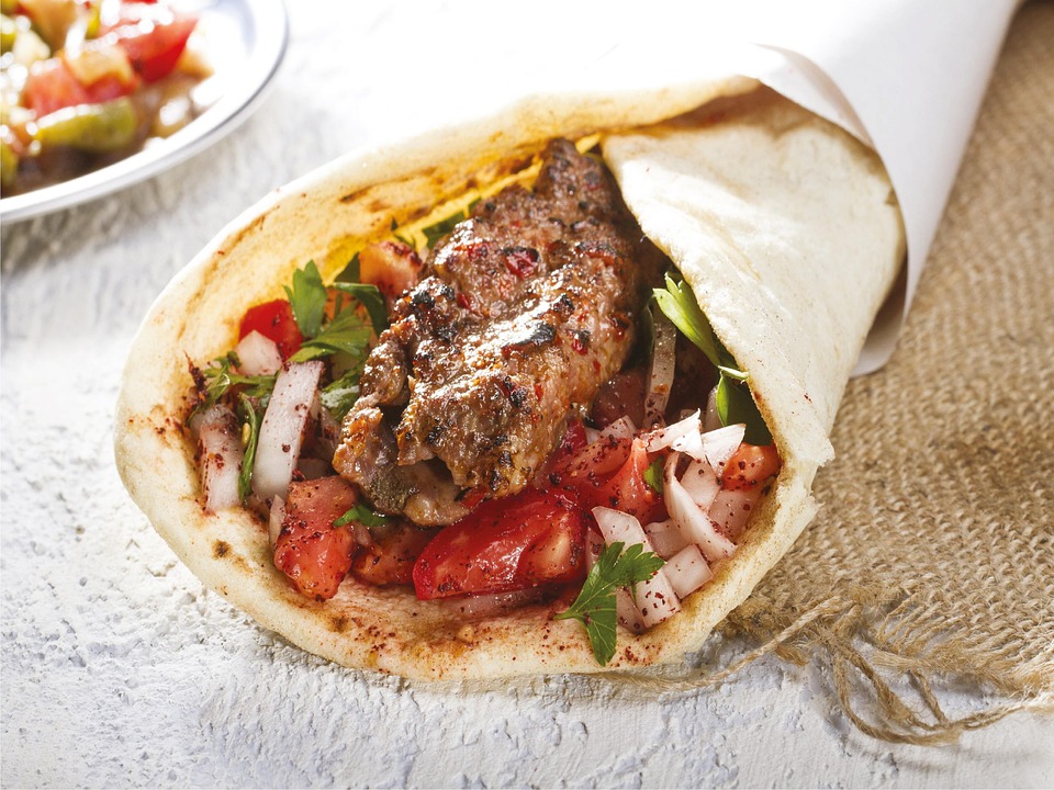 Kebab: l’arte di preparare a casa un’icona dello street food