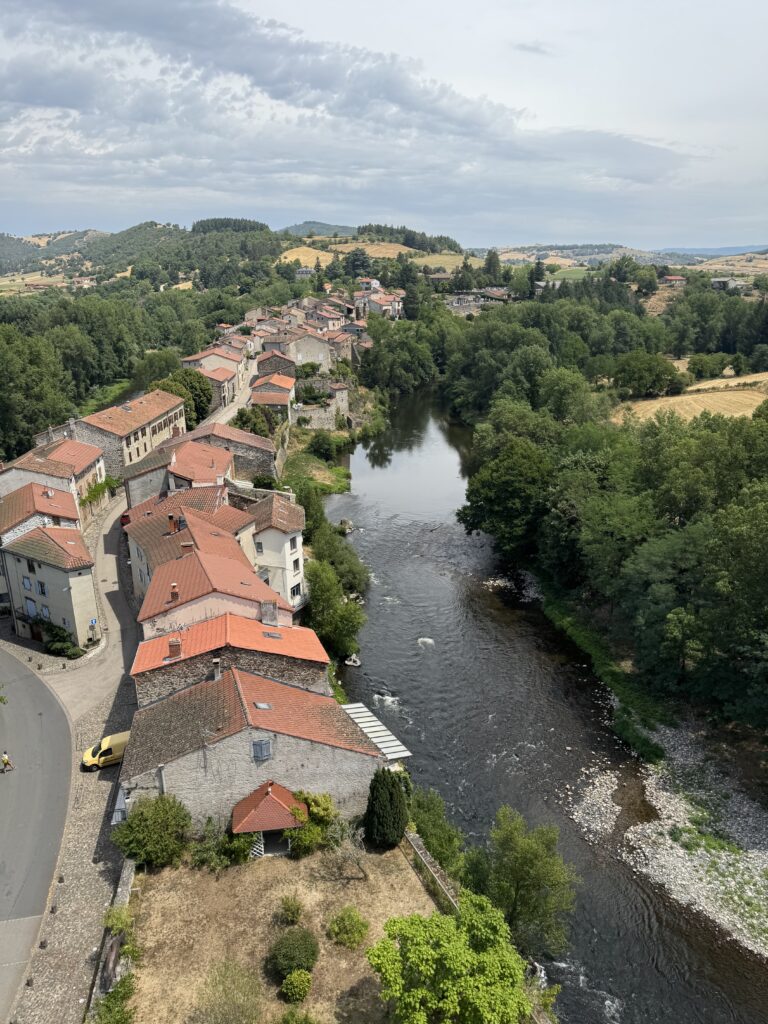 Lavoûte-Chilhac: il mio road trip in mobylette vintage tra i borghi dell’Alvernia