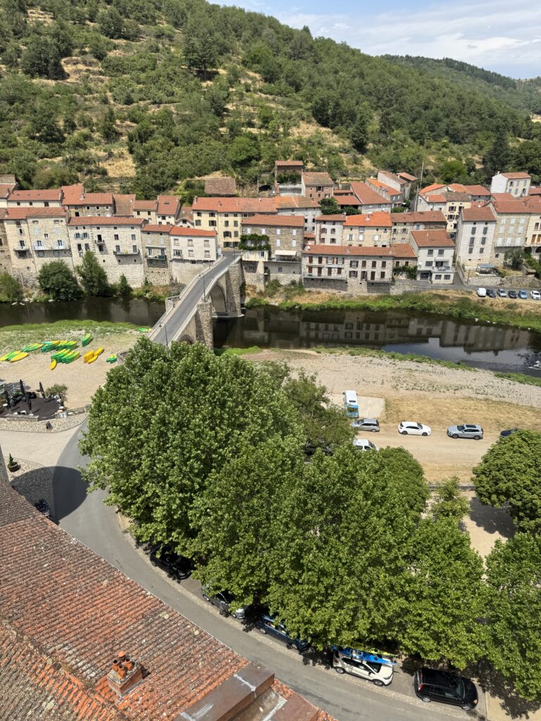 Lavoûte-Chilhac: il mio road trip in mobylette vintage tra i borghi dell’Alvernia
