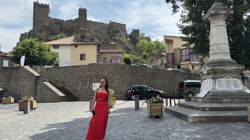 La fortezza nel cielo: perché Polignac cambierà il tuo modo di vedere i castelli