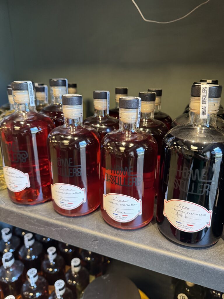 Home Distillers a Polignac: degustazione della Liqueur de Verveine
